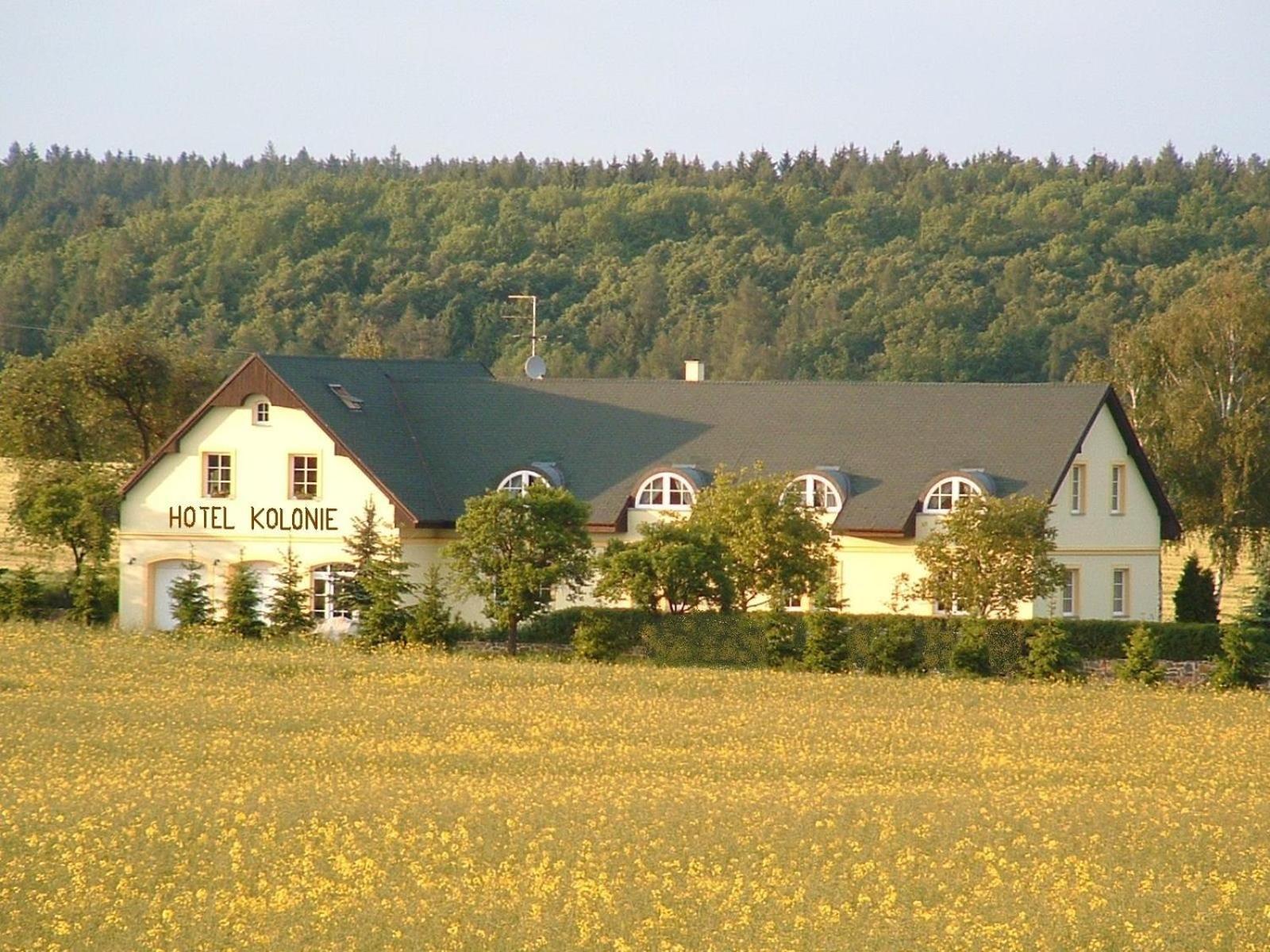 Hotel Kolonie Krivoklat Exterior photo